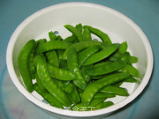 蒜香腊味豌豆的做法步骤：2