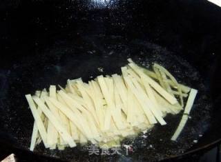 肉丝千张炒韭菜的做法步骤：4