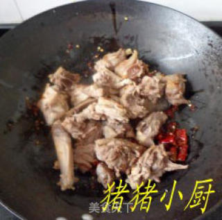 热火朝天——麻辣火锅鸡的做法步骤：2