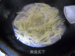 韭汁柳叶面的做法步骤：4