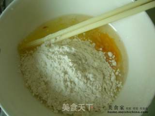 幸福早餐--紫菜沙拉肉松蛋饼卷的做法步骤：3