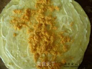 幸福早餐--紫菜沙拉肉松蛋饼卷的做法步骤：3