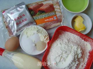 肉松培根面包的做法步骤：2