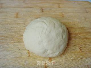 肉松培根面包的做法步骤：2