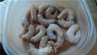 美味快手菜虾仁炒韭菜花的做法步骤：2