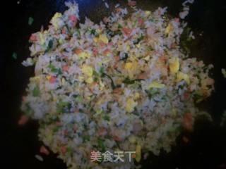 蛋炒饭的做法步骤：2