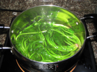 虾米菠菜鸡蛋汤的做法步骤：2