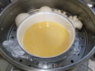 爽滑的鸡蛋羹的做法步骤：2