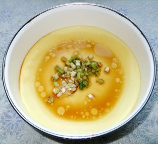 爽滑的鸡蛋羹的做法步骤：2