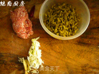 肉末酸豆角的做法步骤：2