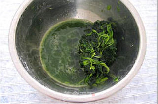 菠菜手擀面的做法步骤：4