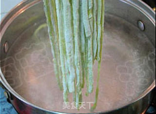菠菜手擀面的做法步骤：4