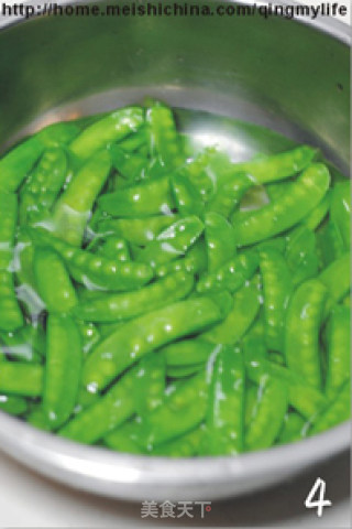 【蒜香培根炒荷兰豆】——荷兰豆爽脆的小秘密的做法步骤：2