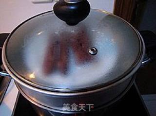 药芹拌香肠的做法步骤：2