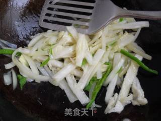 酱油炒面的做法步骤：2
