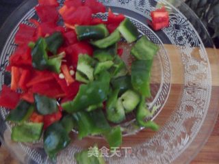 酸甜可口的时令菜——菠萝鸡丁的做法步骤：3