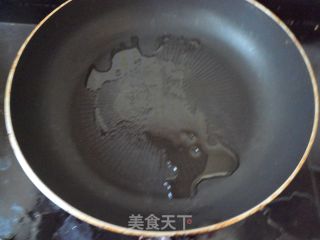 酸甜可口的时令菜——菠萝鸡丁的做法步骤：3