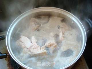 健康无油——芋香红烧排骨的做法步骤：4