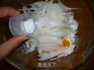 白萝卜煎饼的做法步骤：2