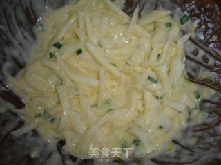 白萝卜煎饼的做法步骤：2