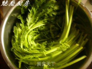 蒜蓉茼蒿的做法步骤：2
