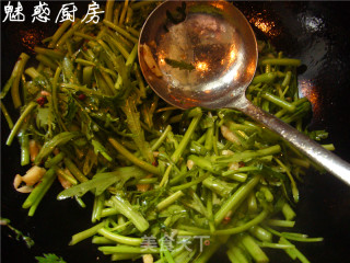 蒜蓉茼蒿的做法步骤：2