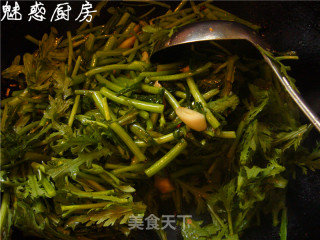 蒜蓉茼蒿的做法步骤：2
