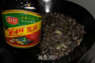 晚饭后的小吃--炒白螺的做法步骤：2