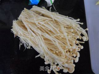 金针菇烧玉子豆腐的做法步骤：2