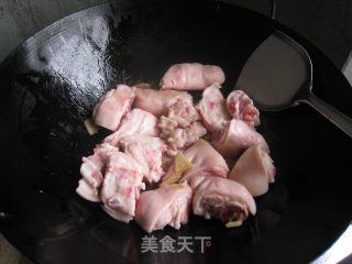 黄豆猪脚的做法步骤：2