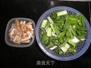 家常菜-----大蒜炒豆干的做法步骤：3