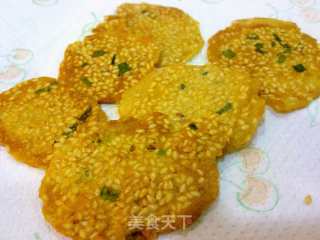 平底锅做小零食——香葱芝麻薄脆片的做法步骤：4