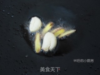 【油渣白菜】的做法步骤：2