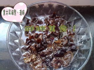 西兰花素什锦的做法步骤：2