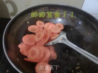 西兰花素什锦的做法步骤：2