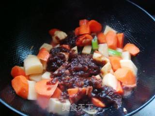 红烧土豆的做法步骤：3