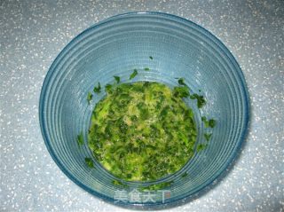 芹菜叶蛋饼的做法步骤：2