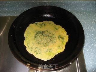 芹菜叶蛋饼的做法步骤：2