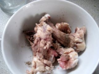胡萝卜鸡骨粥的做法步骤：4