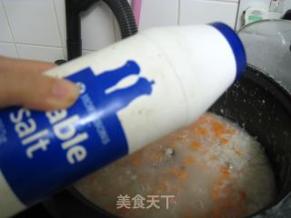胡萝卜鸡骨粥的做法步骤：4