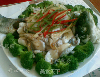 油泼鱼的做法步骤：2