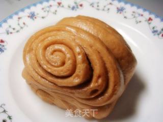 奶香全麦红茶花卷的做法步骤：3