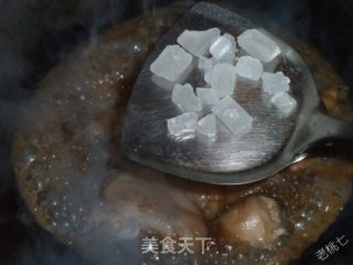 【老桃七厨房】丰富的胶原蛋白 冰糖猪蹄的做法步骤：2