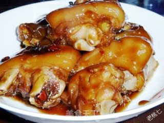 【老桃七厨房】丰富的胶原蛋白 冰糖猪蹄的做法步骤：2