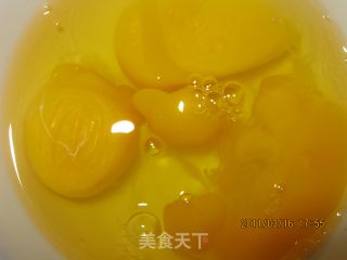 肉松鸡蛋卷饼的做法步骤：2