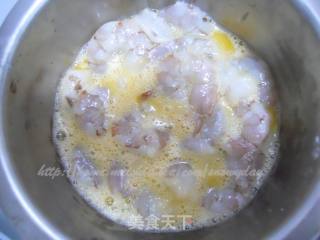 茄汁脆皮虾仁的做法步骤：2