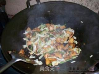 简易版家乡小炒 @@ 炒大杂面的做法步骤：5