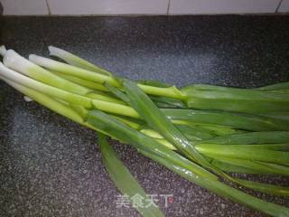 【大蒜炒腊肉】的做法步骤：2