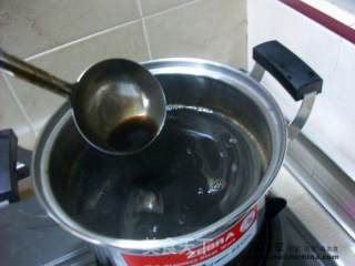 美容养颜药膳——自制【蜂蜜龟苓膏】的做法步骤：4