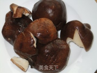 香菇红椒西葫芦的做法步骤：2